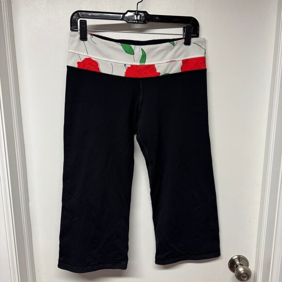 Lululemon Womens Yoga Crop Flare Pant Black Red Rose Size 6/8 Medium Groove - Picture 1 of 9